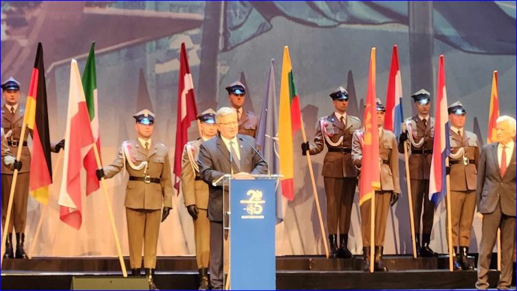 25 nato 4