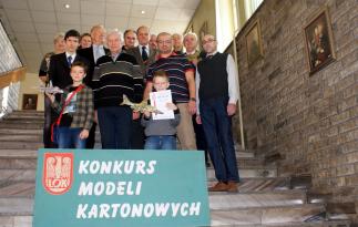 Pamiątkowe zdjęcie uczestników zawodów
