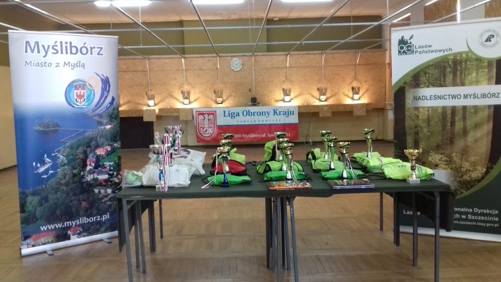 Podsumowanie całego turnieju odbyło się w dniu 30 czerwca w kameralnych warunkach a zwycięzcom zawodów wywalczone trofea wręczał w imieniu organizatorów p. Janusz Szyszko – Prezes  Powiatowej Organizacji Ligi Obrony Kraju w Myśliborzu.  